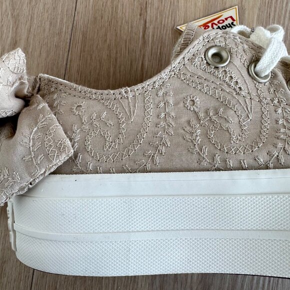 ❤️Converse Chuck Taylor All Star Lift Bow Sz 9.5 Women Shoes Embroidered A10246C - Picture 10 of 16